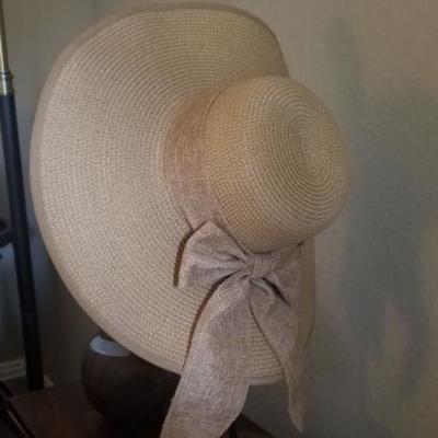 Women's hat with  large rim