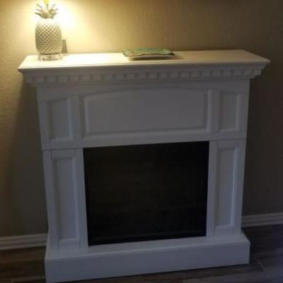 Electric fireplace with heater/with remote/white