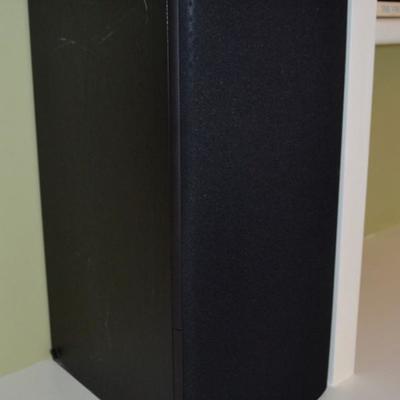 Pair of B&W speakers, model DM602