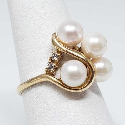 #22: 14k Gold Ring with Pearls and Diamonds, 4.5g
Weighs approx 4.5g, Size 8