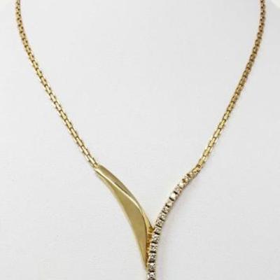 #160: 14k Gold Necklace with Diamond Pendent, 11.9g
Weighs approx 11.9g, chain measures approx 16