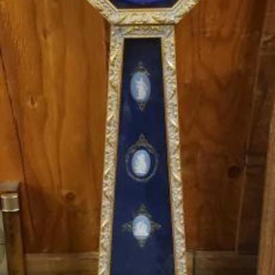 #1804: Vintage Hanging Wall Clock
Measures approx 40