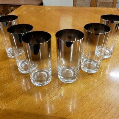 #1102: 6 Beautiful Drinking Glasses Dipped in Silver!
Measures 6in tall
