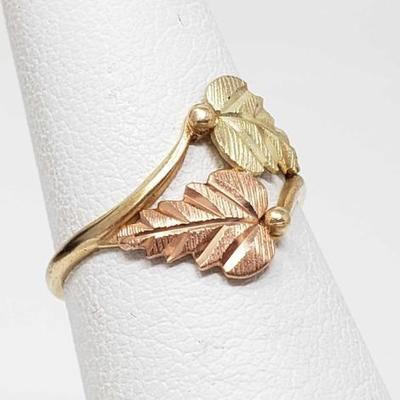 #46: 10k Gold Leaf Ring, 1.2g
Weighs approx 1.2g, Size 5