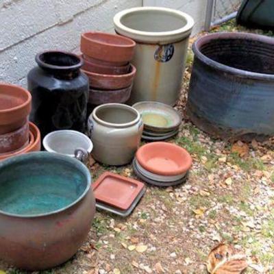 APT045 More Garden Tools & Ceramic Pots