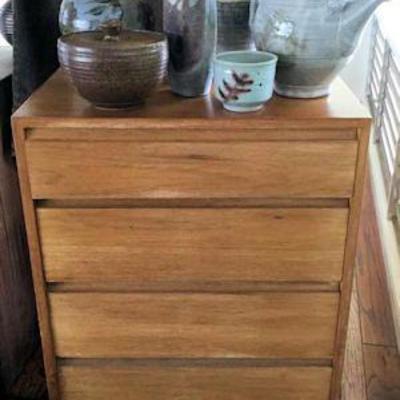 APT048 Solid Wood 5 Drawer Dresser & Pottery 