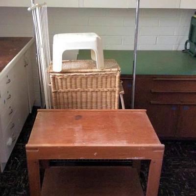 APT182 Vintage Wooden Washboard, Rolling Laundry Rack, Rolling Kitchen Cart 