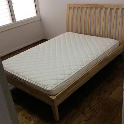 APT084 Full Size Wooden Bed Frame with Headboard and Mattress 