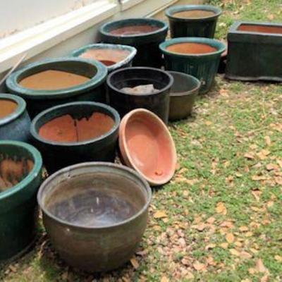 APT044 Assorted Green Clay Pots