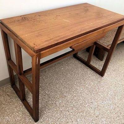 APT066 Vintage Wooden Desk