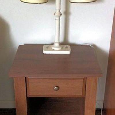 APT073 Nightstand and Table Lamp