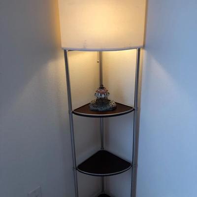 Metal Corner Shelf w/Lamp