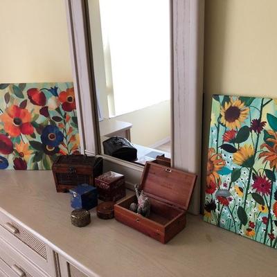 Small trinket boxes, colorful art
