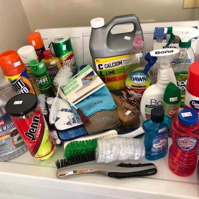 Cleaning supplies & brushes