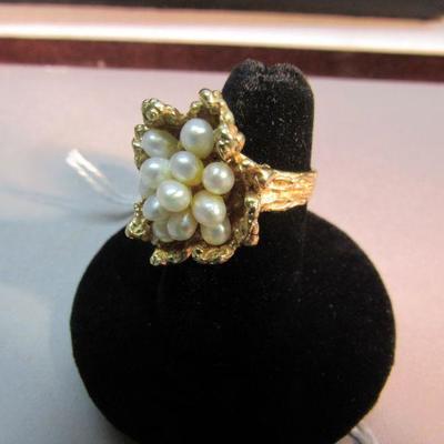 14kt gold multi pearl ring