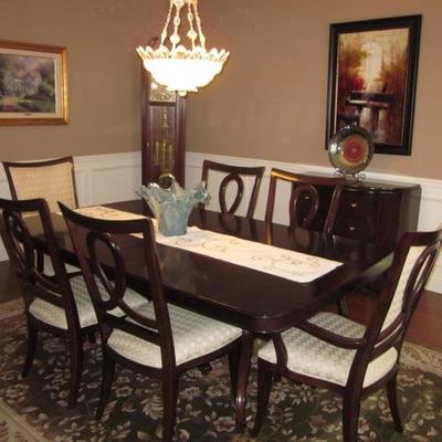 Stunning Thomasville Dining Room Suite Gently Used 