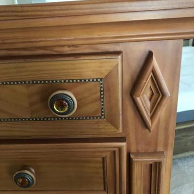Detail - Wood Inlay & Metal w/deco pulls Platform Bedroom Set 