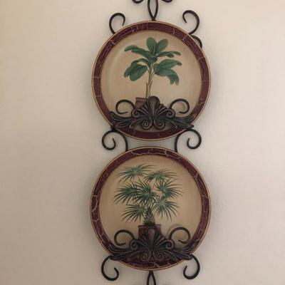 Palm Plates in Rack