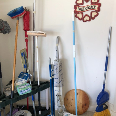 Brooms, mops, brushes