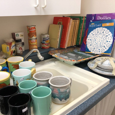 Cook books, mugs