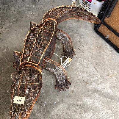 Lighted metal alligator