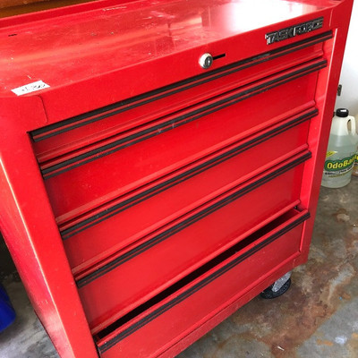 Rolling tool chest 
