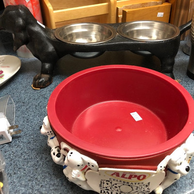 Pet dishes