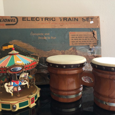 Bongos, Musical carousel, train!