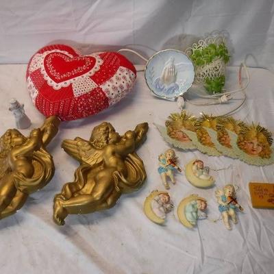 Religious decor lot, includes angels and cherubs