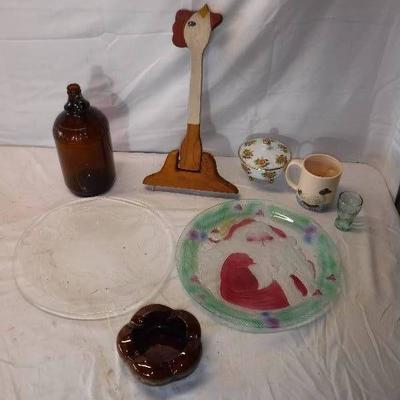 Mixed lot includes duck mug, fancy small footed bo ...