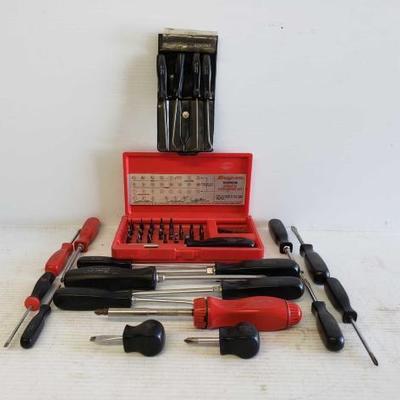 #1056: Snap-On Tools- Magnetic Screwdriver's, Pick Set & Various Screwdrivers
Snap-On Magnetic Screwdriver Set in case model # PB32 and...