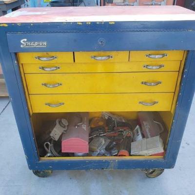 #1010: Snap-on Rolling Tool Box with Assorted Tools and Hardware
Toolbox measures approx 34