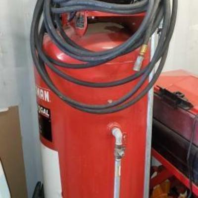 #1316: Craftsman 6 HP 60 GAL Air Compressor
Craftsman 6 HP 60 GAL Air Compressor with hose's
