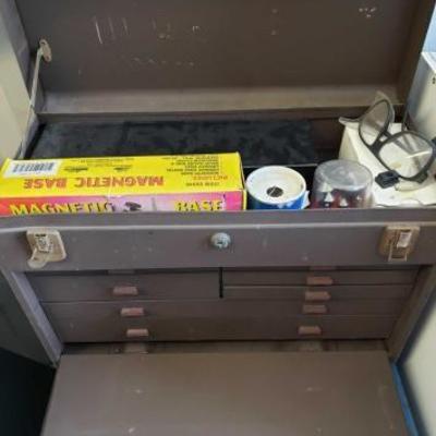 #1230: Vintage Kennedy Tool Box Full of Drill Bits and Lathe Attachments
Vintage Kennedy Tool Box Full of Drill Bits and Lathe Attachments
