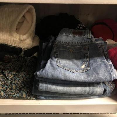 #1421: Assorted Clothes
Jeans, children’s clothes, totes