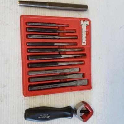 #1067: Snap-On Tools Punch/Chisel Accessories
Snap-On Tools Punch/Chisel Accessories Approximately 13 Pieces