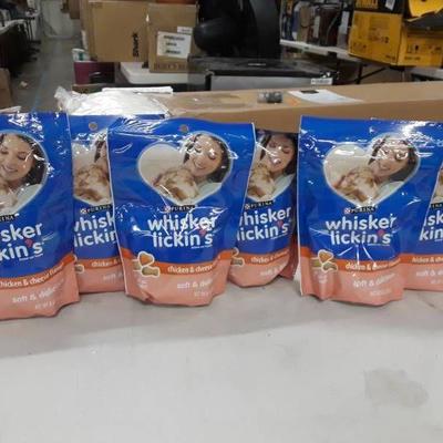 Box of Purina Whisker Lickin's Chicken and Cheese ...