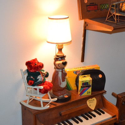 Casspinette Toy Piano & Decor