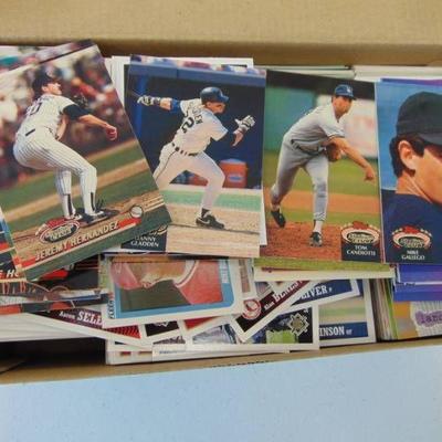 Shoebox of Baseball Card Commons 800+