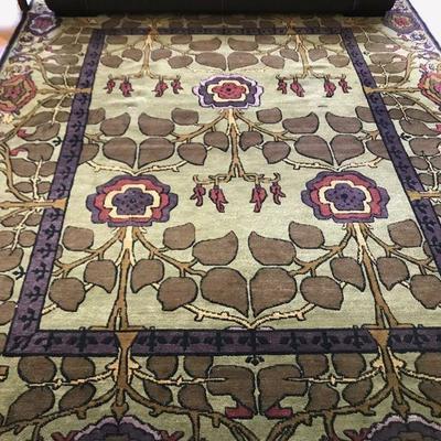 Arts & Crafts style rug, approx. 8' X 12'