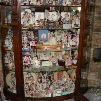 Jan Hagara collectibles - figurines, plates, baskets, trays, tins, dolls, etc