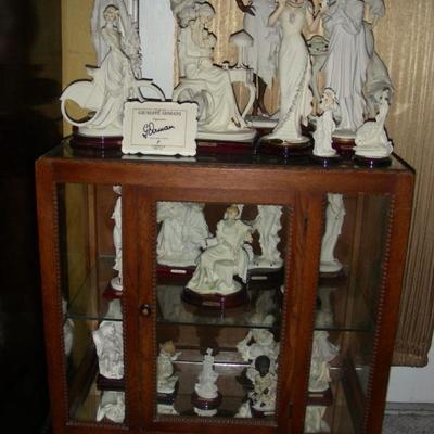 Giuseppe Armani figurines