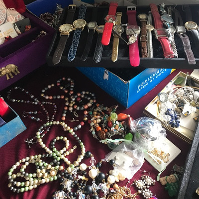 Estate sale photo