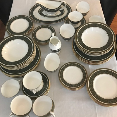 Royal Doulton Vanborough 66 Pieces $940
Reserve