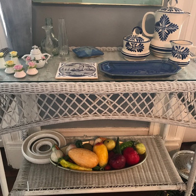 Faux wicker table $25
36 X 17 X 33"