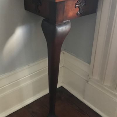 Corner table $49
12 X 12 X 29"