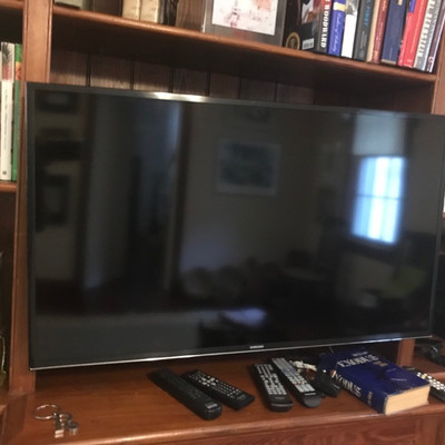 Wall mounted Samsung $100