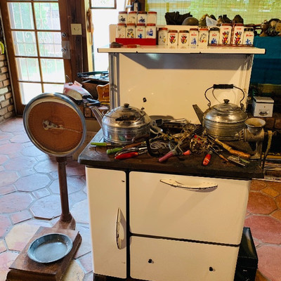 Estate sale photo