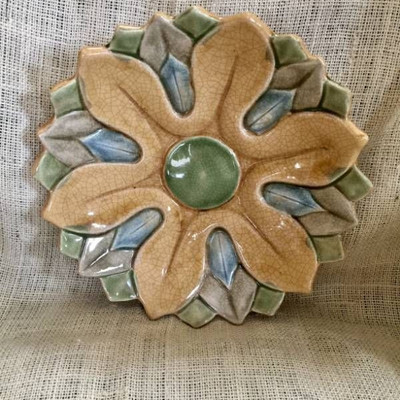 Flower Plate (with hook for hanging)