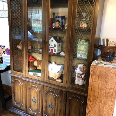 China cabinet $50
1 unit (top does not come off)